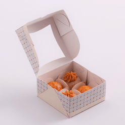 Caixa para Doces com Visor Geométrico  - 8,5 x 8,5 x 4 cm
